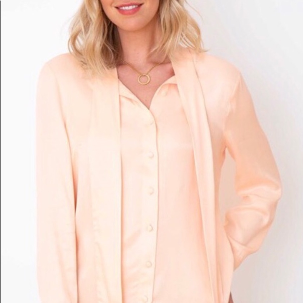 🌻Kettlewell peach blouse M